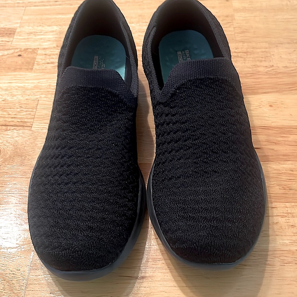 Skechers women’s shoes size 10